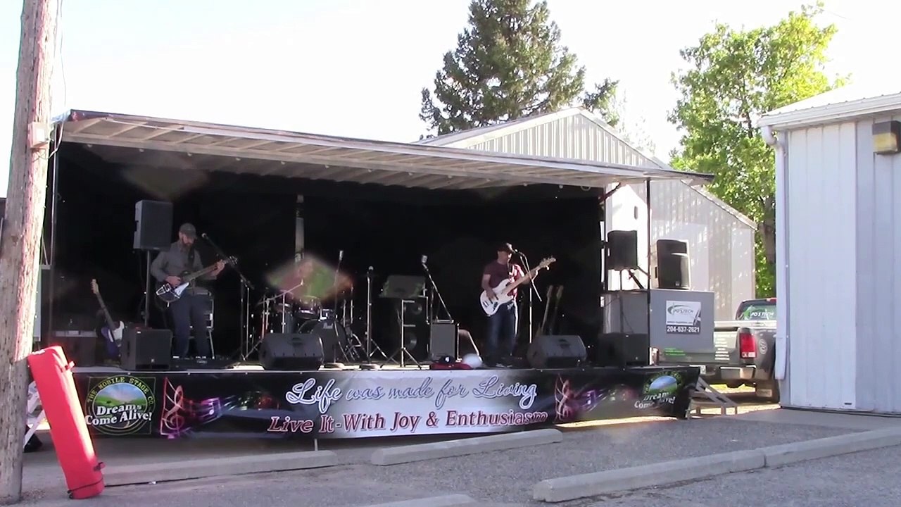 Green Green Grass of Home, Tom Jones Cover #livemusic #coversong #countrymusic(1)