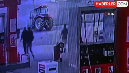 Bolu'da Traktör ile Otomobilin Çarpıştığı Feci Kaza Kamerada
