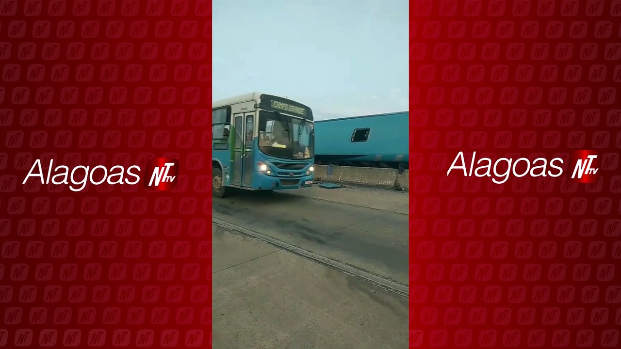 Tombamento de ônibus de viagem na BR - 101 em Teotônio Vilela termina com 10 feridos
