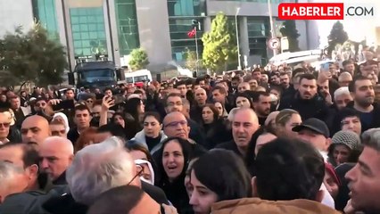 Akdeniz Belediyesi önündeki "kayyum" protestosunda arbede