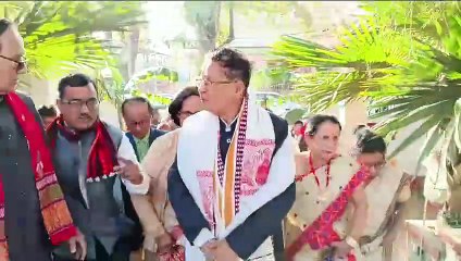 কিয় চকুলো দপদপকৈ পৰিল অসম সাহিত্য সভা নৱনিবাচিত সভাপতি ড০ বসন্ত কুমাৰ গোস্বামীৰ । পাঠশালা অধিৱেনৰ দ্বিতীয় দিয়া সাহিত্য সভাৰ মুখ্য কাৰ্যালয় চন্দ্ৰ কান্ত সন্দিকৈ ভৱনে দুটাকৈ নতুন খৱৰ।  অসমবাসীৰ ৰাইজ আস্