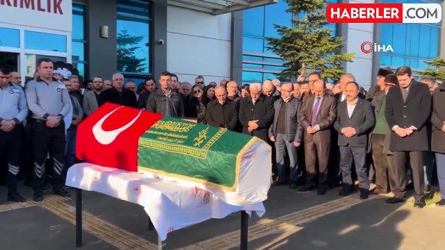 Sinop'ta Kalp Krizi Nedeniyle Vefat Eden Doktor Özcan Yılmaz Son Yolculuğuna Uğurlandı