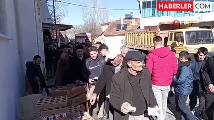 Ferdi Tayfur Hayrına Pide İkramı