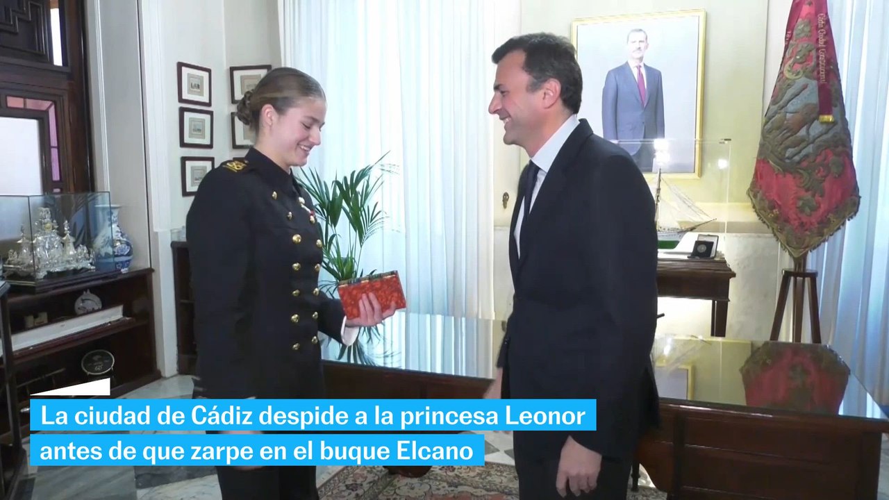 Cádiz desea buen viaje a la princesa Leonor y sus compañeros guardiamarinas