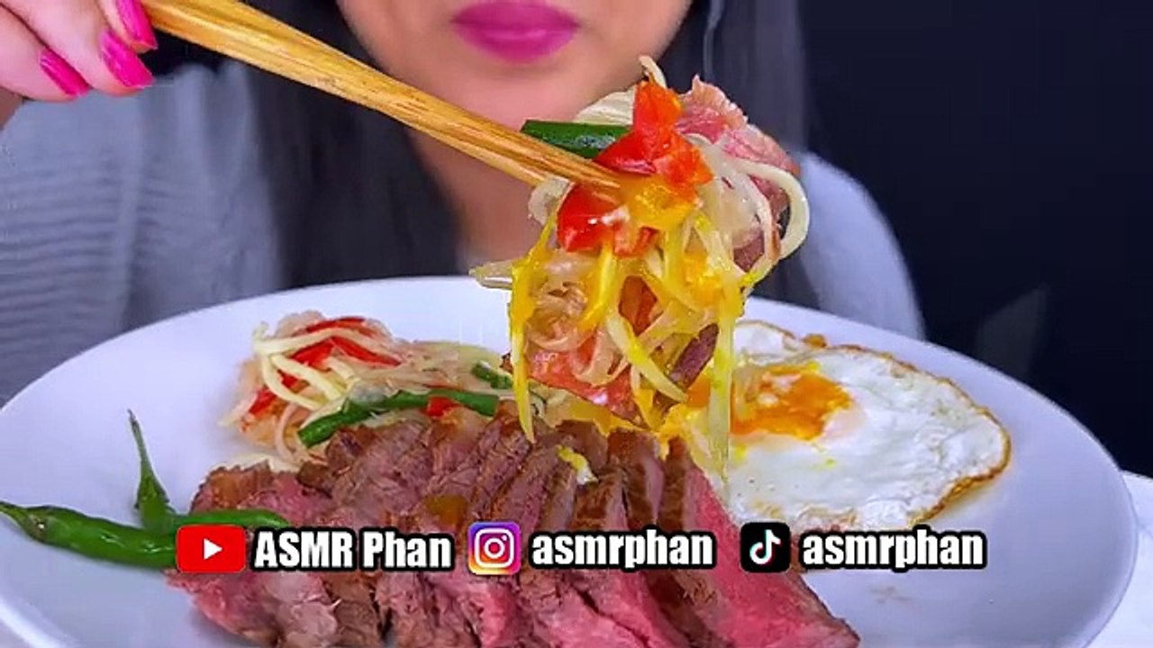 ASMR STEAK DIPPED IN RUNNY YOLK WITH PAPAYA SALAD | MUKBANG | EATING SOUNDS | ASMR PHAN