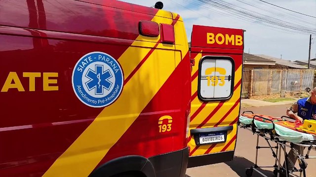 Mulher é socorrida pelo Siate após cair e bater a cabeça no Periolo