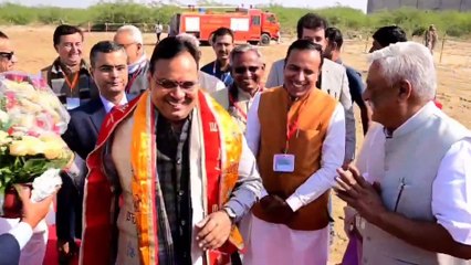मुख्यमंत्री भजनलाल शर्मा ने बस में बैठक किया पचपदरा रिफाइनरी का निरीक्षण, जल्द यूनिट्स को पूरा करने के दिए निर्देश , कहा - रिफाइनरी राज्य के विकास के लिए महत्वपूर्ण