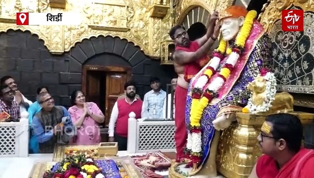 साईचरणी तब्बल 'इतक्या' लाखांचा सुवर्ण मुकुट अर्पण; पाहा व्हिडिओ