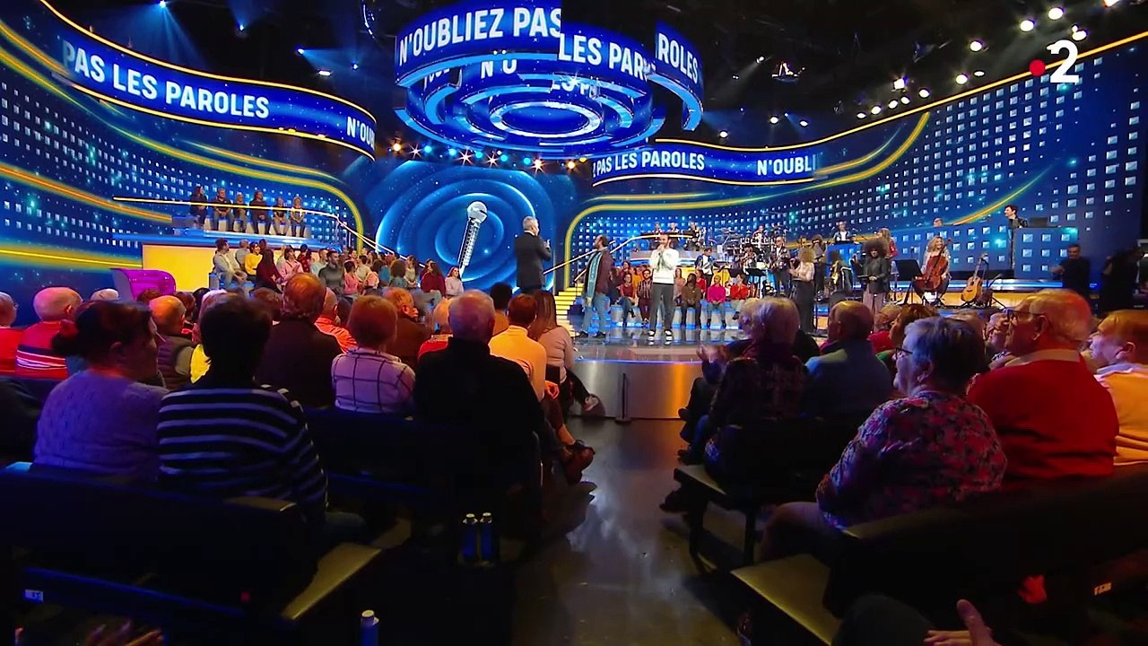 Benoît de "N'oubliez pas les paroles" présente sa soeur dans "N'oubliez pas les paroles", France 2