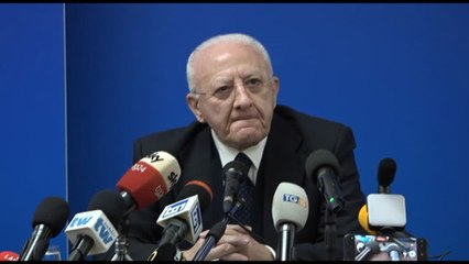 De Luca ironizza:  mi onora l'interesse di chi frequenta Trump e Musk