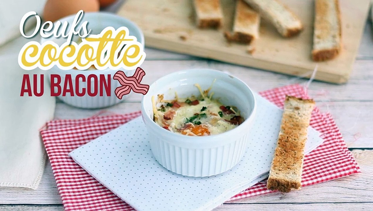 Gekochte eier mit speck und schnittlauch, ein schnelles rezept