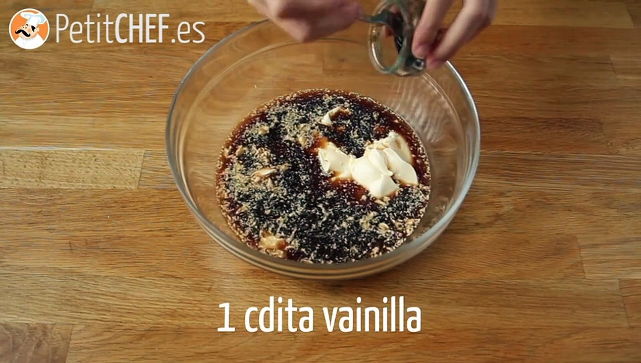 Biskuit mit mayonnaise und schokolade