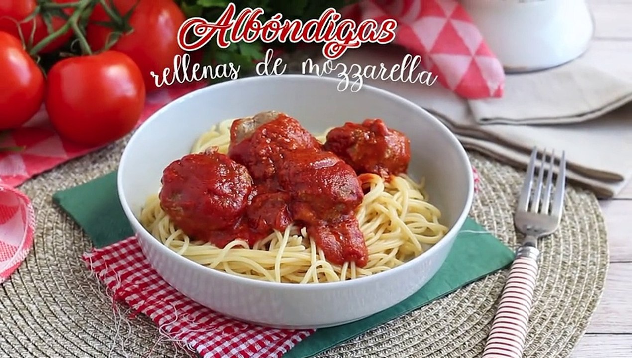 Kalbsfleischbällchen gefüllt mit mozzarellakäse