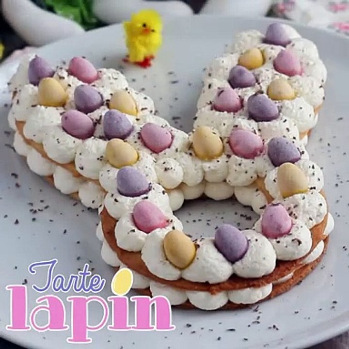 Kaninchenkuchen mit ostereiern