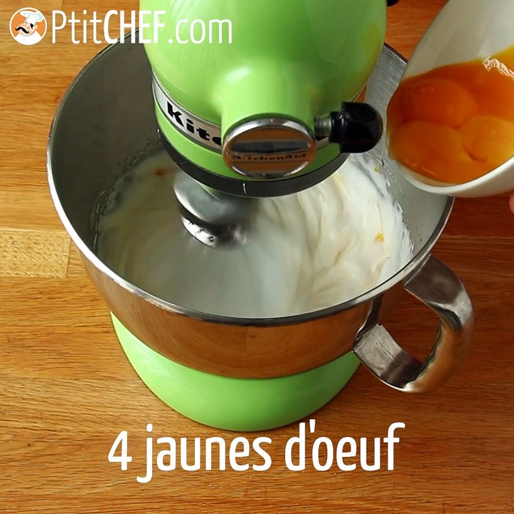 Kokos-passionsfrucht-rolle, perfekt als weihnachtsstollen