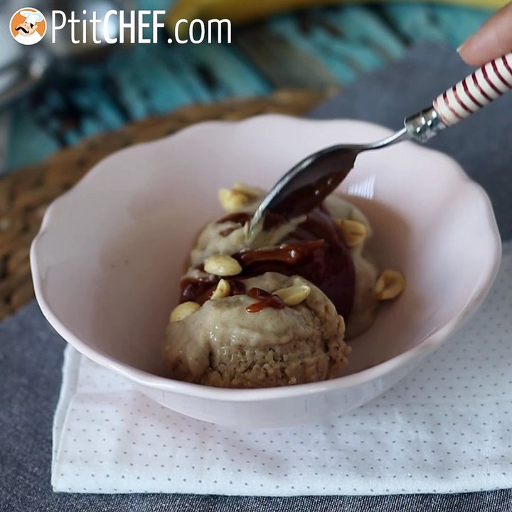 Veganes eis mit roten früchten: nice cream banana ist super einfach zu machen!