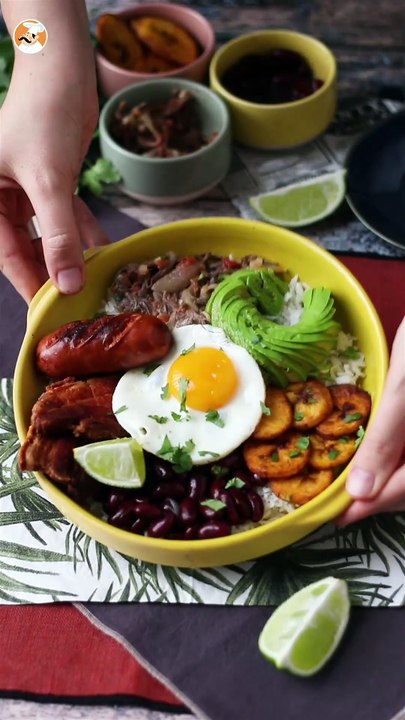 Bandeja paisa, das kolumbianische gericht voller geschmack und tradition
