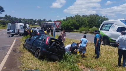 Acidente envolvendo dois carros é registrado na BR-376 em Cambira