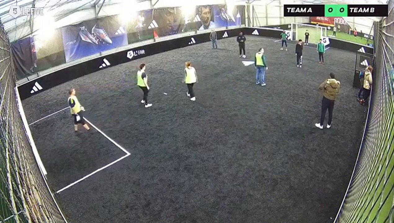 Asso l ECHANGE 10/01 à 14:23 - Football Terrain 2 (LeFive P13)