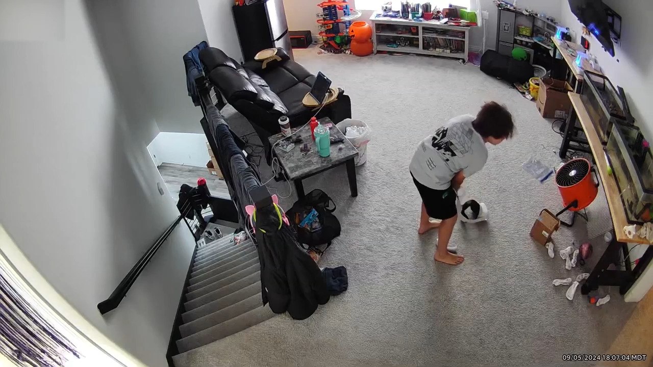 Kid Breaks Fish Tank While Playing VR Game