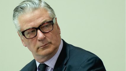 GALA VIDEO - Tir mortel d’Alec Baldwin : "traumatisé", l’acteur poursuit le procureur, voici la raison