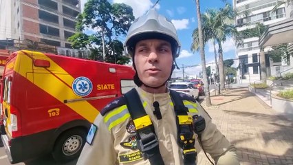 Oficial do Corpo de Bombeiros dá detalhes sobre resgate de trabalhador que caiu em edifício