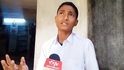 আকন্দ গাছ থেকে সুতো ও ব্যাগ তৈরি করেছে বাংলার খুদে গবেষক।যা স্থান পেয়েছে ভোপালের চিলড্রেন সায়েন্সে।
