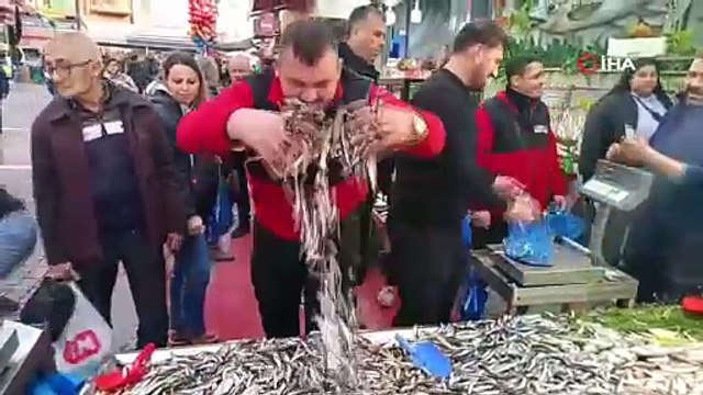 Edirne'de hamsi bolluğu: Kilosu 100 liraya düştü