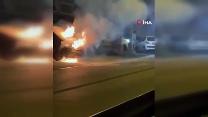 Eyüpsultan’da park halindeki otomobil alev alev yandı