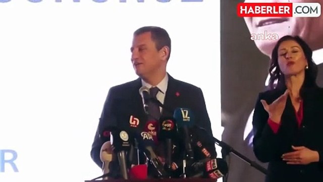 CHP Genel Başkanı Özel, İzmir'de Basın Mensuplarıyla Buluştu, 10 Ocak Çalışan Gazeteciler Günü'nü Kutladı