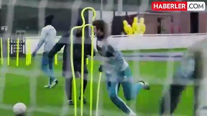 Rakibine tüküren futbolcu unutamayacağı bir ceza aldı