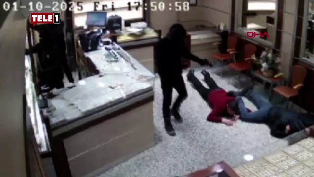 Film gibi soygun! Silahlarla kuyumcu basıp 20 kilo altın çaldılar