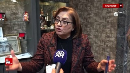 Şam'daki Emevi Camisi'nin halısı yün ve bordo renk olacak