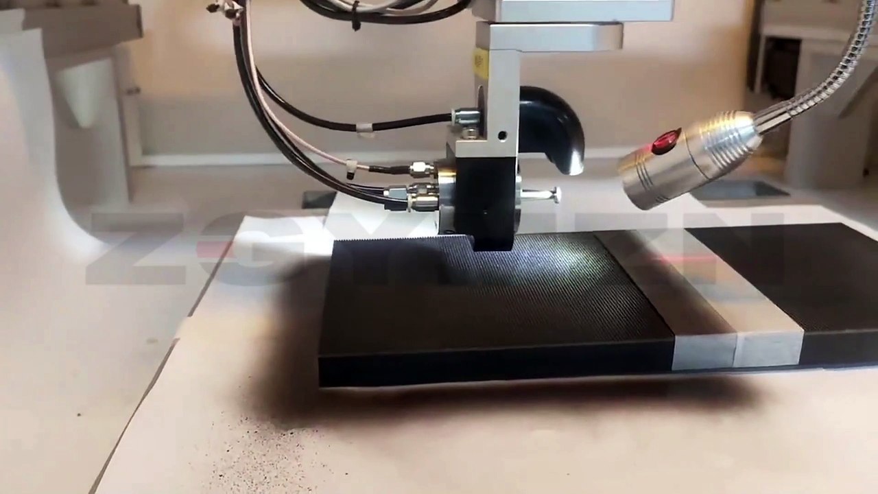 The surface of the circuit board is sprayed with a graphite solution — Ultrasonic Spraying Technology