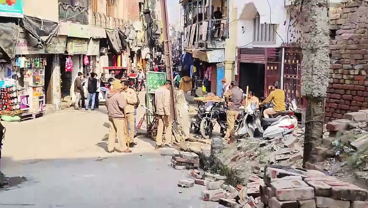 जामा मस्जिद की दुकानों को तोड़ने का प्रशासन ने...