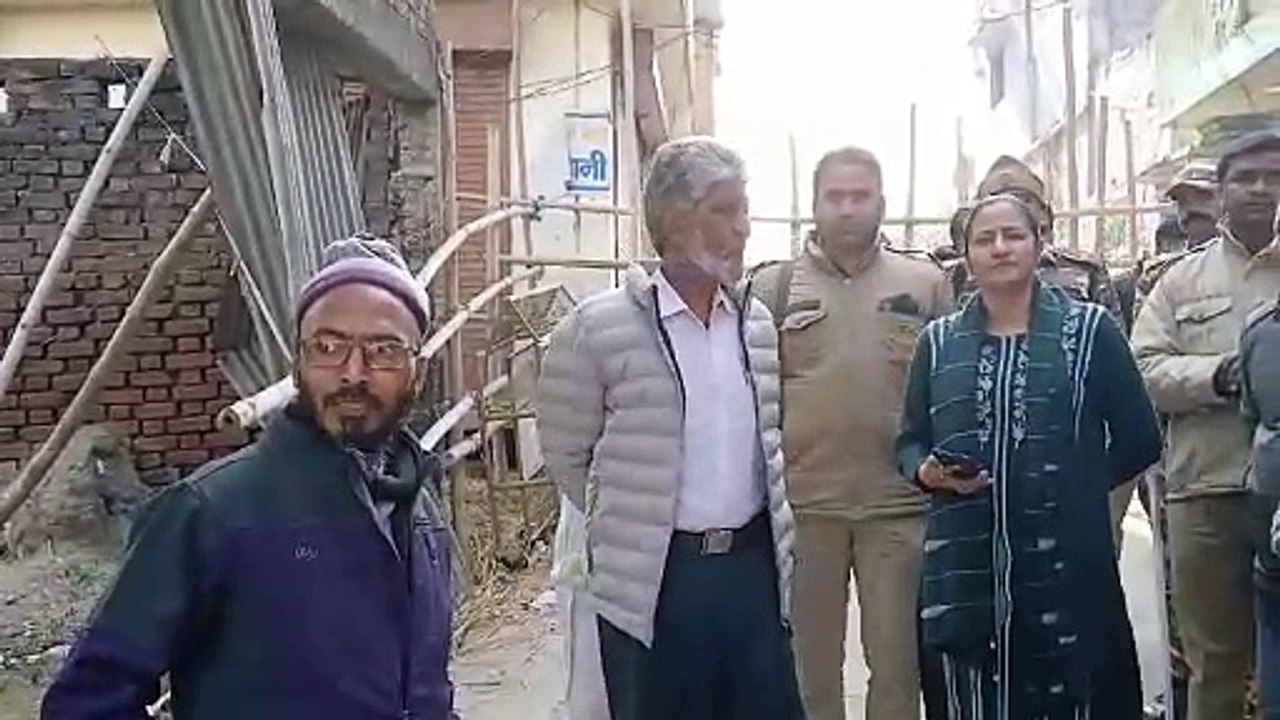 जामा मस्जिद की दुकानों को तोड़ने का प्रशासन ने...