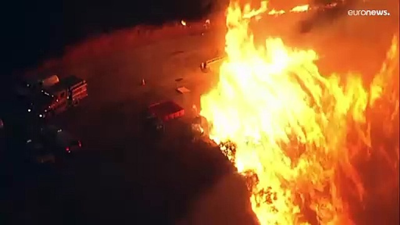 ارتفاع حصيلة ضحايا حرائق كاليفورنيا إلى 11 شخصا...