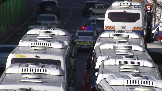 탄핵 찬·반 집회에 갈라진 도심...긴장감 고조 / YTN