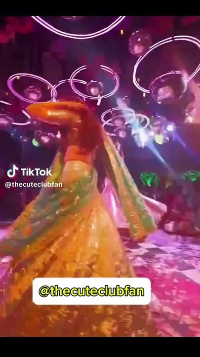Hania Amir and Yashma gill trending dance #haniaamir #yashmagill