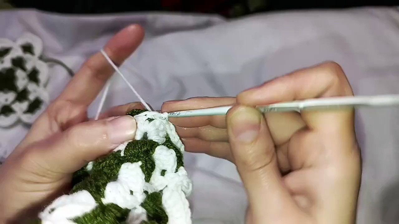 Crochet granny square tutorial