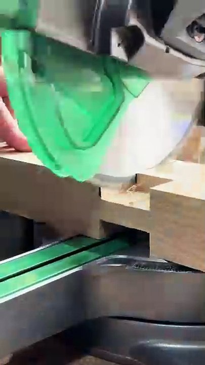 "Strong Wood Joint with a Miter Saw – Simple & Durable!"- - project 2025-#Woodworking #WoodworkingTips #DIY #Jig #MiterSaw