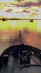 Seorang Laki-Laki Anggota Polairud Kasih Paham Kepada Pelaut Yang Senggol Airud Suka Minta Minyak 1/2 Drigen Kepada Mereka Pelaut Sama Sama Saling butuh