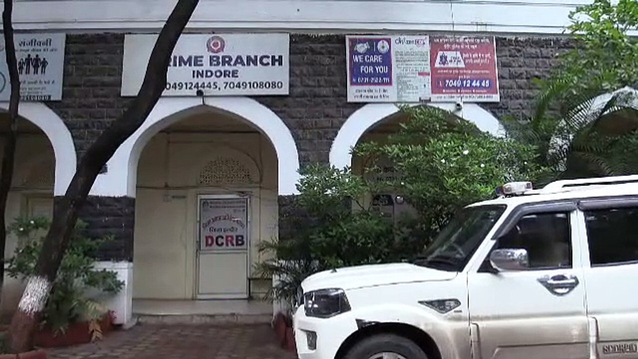 मादक पदार्थ की तस्करी करने वाले आरोपियों की निशानदेही पर पुलिस ने कार चुराने वाले गिरोह को पकड़ा , पकड़े गए आरोपियों से लग्जरी कार पुलिस ने की बरामद।