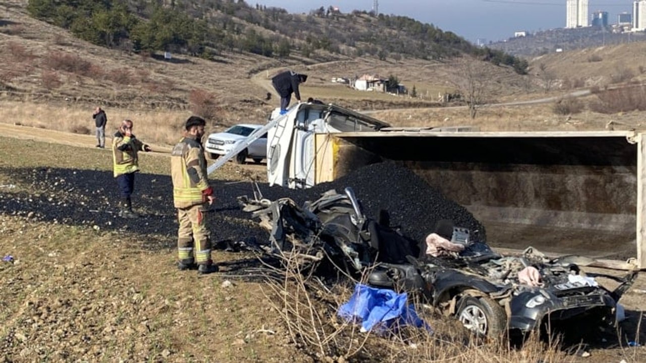 Ankara'da korkunç kaza! Zift yüklü kamyon kamyonete çarptı