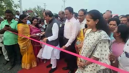 सुळेंनी सकाळी नाराजी व्यक्त केली, पण पहिल्यांदाच बहीण भाऊ एका कार्यक्रमात दिसले..!