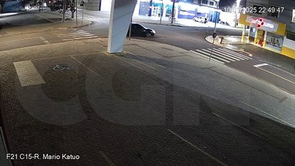 Por outro ângulo: Câmera registra acidente que deixou motorista encarcerado no Bairro Presidente