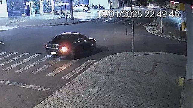 Novas imagens mostram como ocorreu acidente que deixou motorista enclausurado no Jardim Presidente