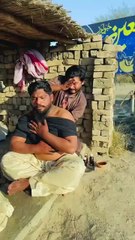 Tail me laal mirche kyu dali 😂😀 malshi phaans gya