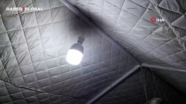 Çin'de 5 büyüklüğündeki deprem anının görüntüsü ortaya çıktı!