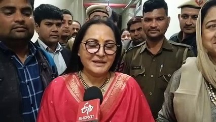 जयाप्रदा ने किए बालाजी महाराज के दर्शन, बोली- सनातन संक्रांति पर विश्वास नहीं करने वाले कुछ भी बोल सकते है